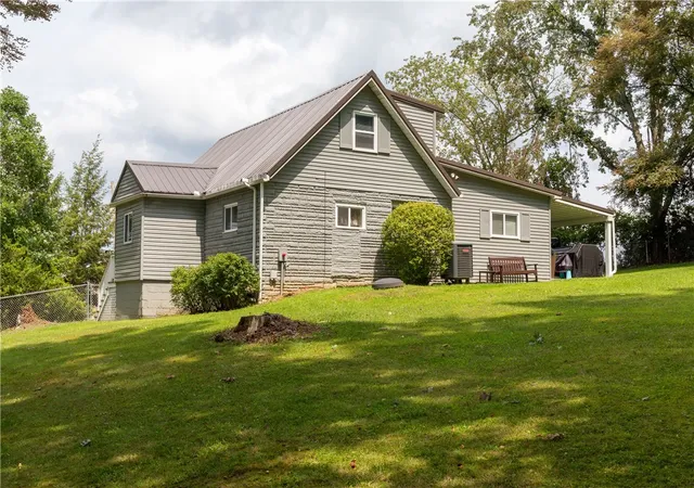 Photo 2 of Single family home for sale at 824 Ridge Rd, Centerville, PA 15417 | MLS# 1770577 | Listing updated on 2026-09-11
