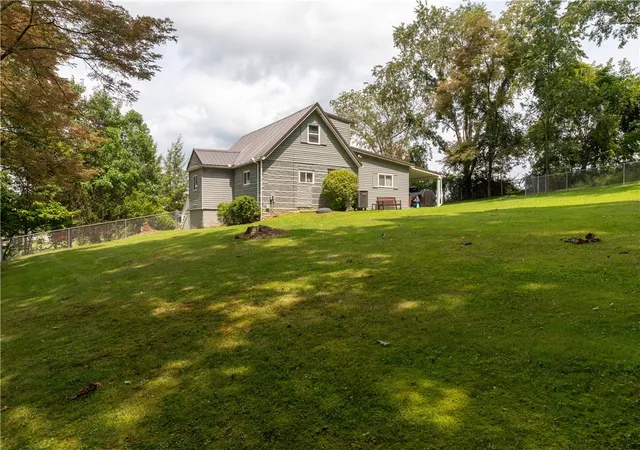 Photo 3 of Single family home for sale at 824 Ridge Rd, Centerville, PA 15417 | MLS# 1770577 | Listing updated on 2026-09-11