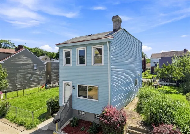 Photo 3 of Sale Pending at 5306 Camelia St, Stanton Heights, PA 15201 | MLS# 1770379 | Listing updated on 2026-09-14