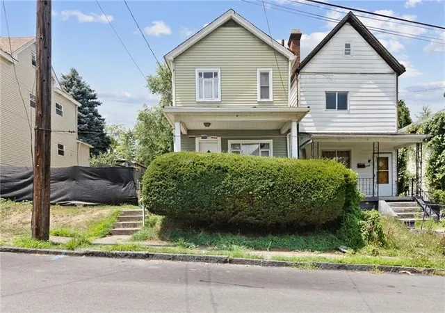 Photo 2 of Single family home for sale at 1724 Federal, Mc Keesport, PA 15132 | MLS# 1770355 | Listing updated on 2026-09-09