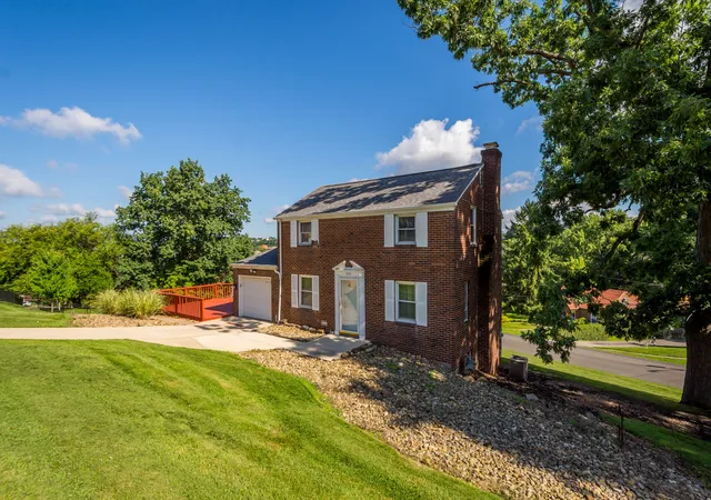 Photo 3 of Single family home for sale at 225 Cambridge Rd, Bethel Park, PA 15102 | MLS# 1770633 | Listing updated on 2026-09-10