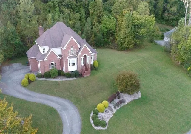 Photo 3 of Single family home for sale at 127 Woodhaven Dr, Hempfield Twp, PA 15644 | MLS# 1770642 | Listing updated on 2026-09-03