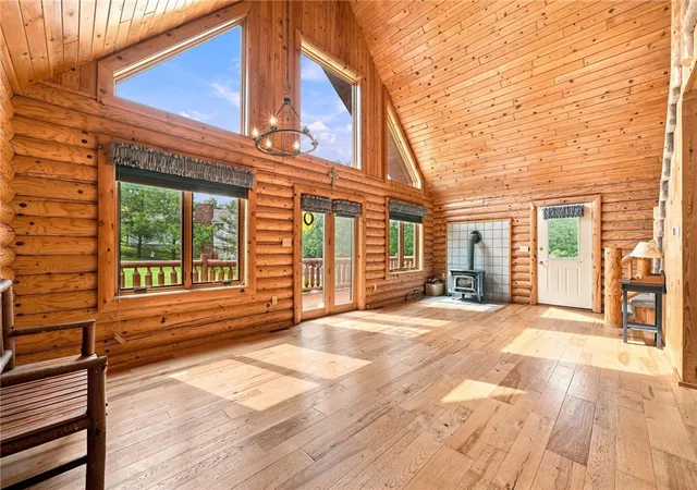 Photo 2 of Single family home for sale at 1233 Claridge Elliot, Penn Twp, PA 15644 | MLS# 1770613 | Listing updated on 2026-09-17