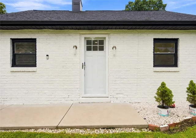 Photo 3 of Sale Pending at 5036 Sherwood Rd, Bethel Park, PA 15102 | MLS# 1769860 | Listing updated on 2026-09-09