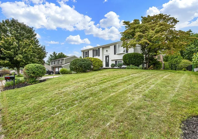 Photo 3 of Sale Pending at 362 Huntingdon Ave, North Huntingdon, PA 15642 | MLS# 1770450 | Listing updated on 2026-09-12