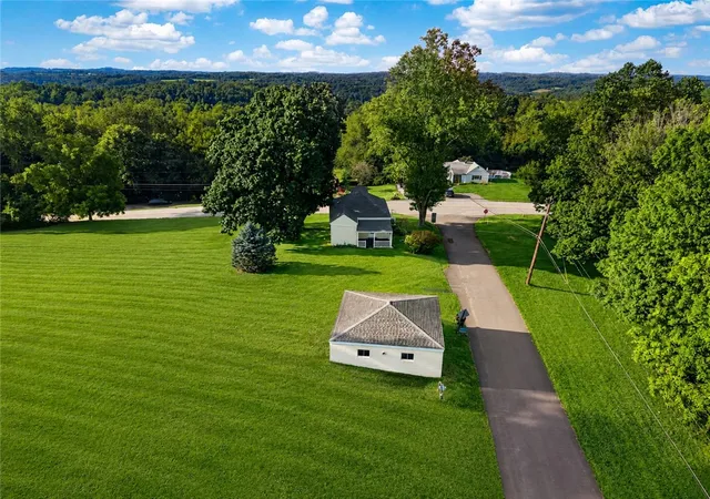 Photo 3 of Single family home for sale at 253 Lanik Rd, Somerset Twp, PA 15314 | MLS# 1770401 | Listing updated on 2026-09-15