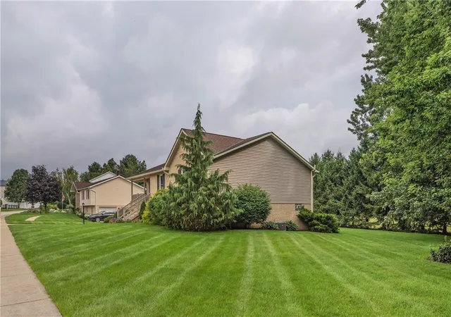 Photo 3 of Sale Pending at 4 Spencer Dr, Penn Twp, PA 15642 | MLS# 1770372 | Listing updated on 2026-09-12