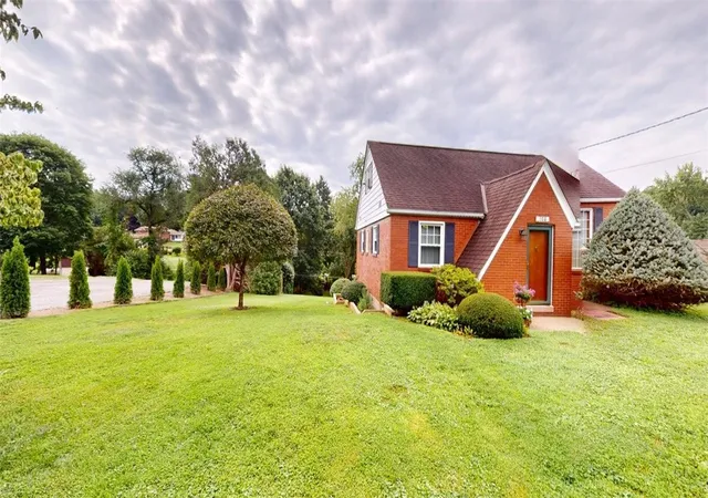 Photo 3 of Single family home for sale at 106 Dwellington Dr, Middlesex Twp, PA 16059 | MLS# 1770677 | Listing updated on 2026-10-11