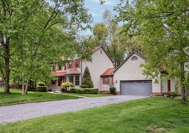 Photo 1 of Single family home for sale at 142 Gristmill Ln, Jackson Twp, PA 16063 | MLS# 1770689 | Listing updated on 2026-10-20