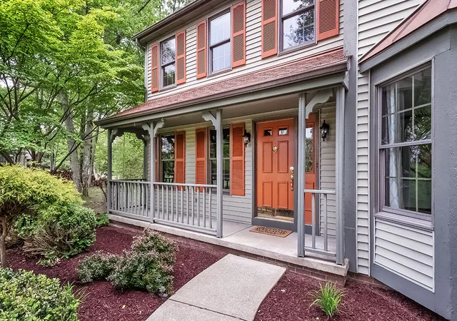 Photo 3 of Single family home for sale at 142 Gristmill Ln, Jackson Twp, PA 16063 | MLS# 1770689 | Listing updated on 2026-10-03