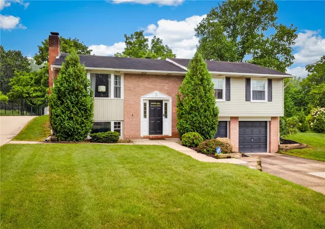 Photo 1 of Sale Pending at 272 Hays, Upper St Clair, PA 15241 | MLS# 1770118 | Listing updated on 2026-09-14