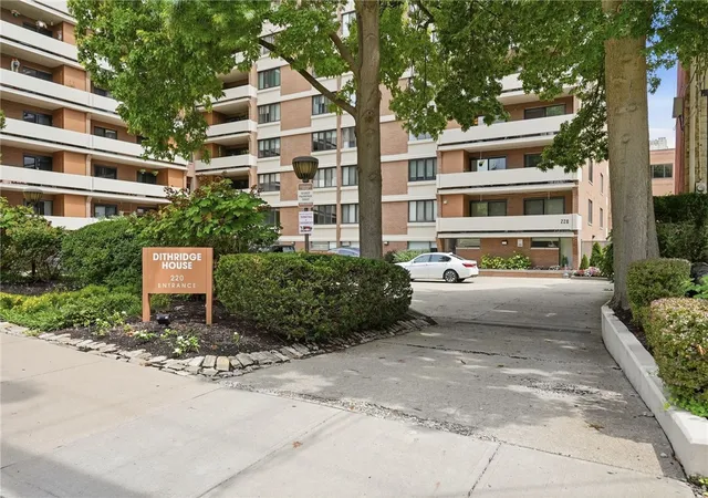 Photo 2 of Condo for sale at 220 N Dithridge #306, Oakland, PA 15213 | MLS# 1770439 | Listing updated on 2026-09-13
