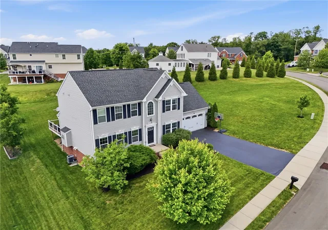 Photo 2 of Single family home for sale at 747 Packsaddle Trl, Richland, PA 15044 | MLS# 1770700 | Listing updated on 2026-09-04