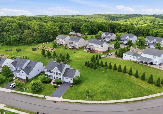 Photo 3 of Single family home for sale at 747 Packsaddle Trl, Richland, PA 15044 | MLS# 1770700 | Listing updated on 2026-09-04