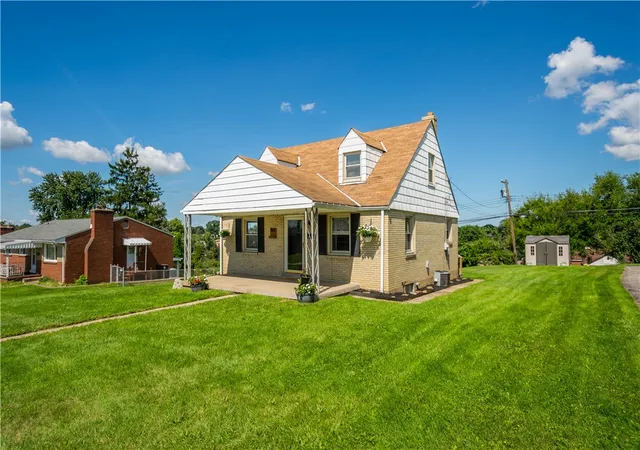 Photo 1 of Single family home for sale at 193 Woodhall Dr, Baldwin Boro, PA 15236 | MLS# 1770699 | Listing updated on 2026-09-10