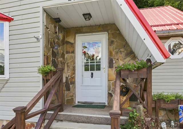 Photo 3 of Single family home for sale at 286 Big Knob Rd, New Sewickley Twp, PA 15074 | MLS# 1770720 | Listing updated on 2026-09-10