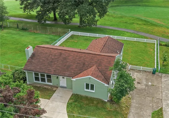 Photo 3 of Single family home for sale at 307 Churchill Rd, Churchill Boro, PA 15235 | MLS# 1770358 | Listing updated on 2026-09-13