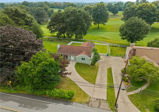 Photo 3 of Single family home for sale at 307 Churchill Rd, Churchill Boro, PA 15235 | MLS# 1770358 | Listing updated on 2026-09-23
