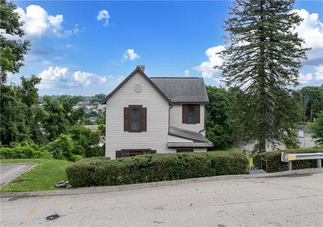 Photo 1 of Single family home for sale at 698 Grove Ave, Canton Twp, PA 15301 | MLS# 1770286 | Listing updated on 2026-09-01