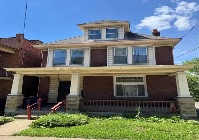 Photo 1 of Single family home for sale at 814 Southern Ave, Mt Washington, PA 15211 | MLS# 1770388 | Listing updated on 2026-09-15