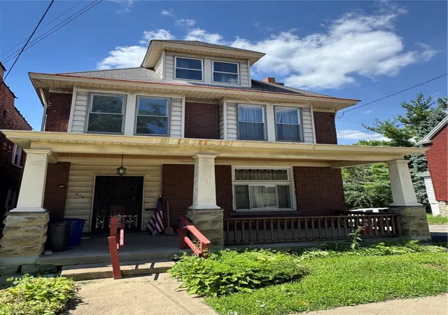 Photo 2 of Single family home for sale at 814 Southern Ave, Mt Washington, PA 15211 | MLS# 1770388 | Listing updated on 2026-09-15