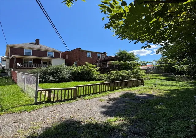 Photo 4 of Single family home for sale at 814 Southern Ave, Mt Washington, PA 15211 | MLS# 1770388 | Listing updated on 2026-10-15