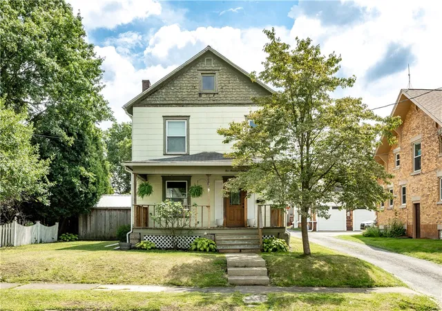 Photo 1 of Single family home for sale at 516 Stewart Ave, Grove City Boro, PA 16127 | MLS# 1770733 | Listing updated on 2026-09-08