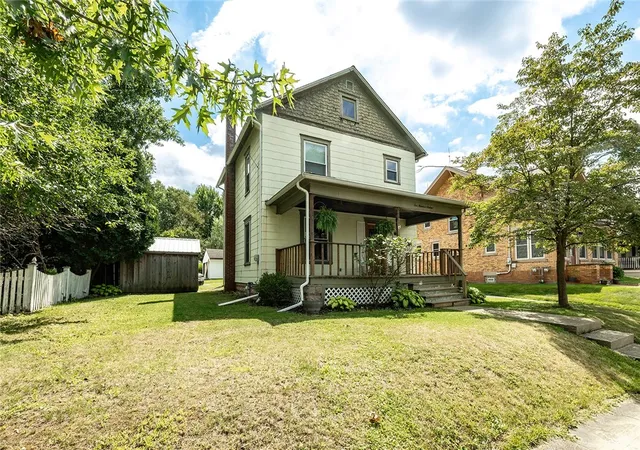 Photo 2 of Single family home for sale at 516 Stewart Ave, Grove City Boro, PA 16127 | MLS# 1770733 | Listing updated on 2026-09-08