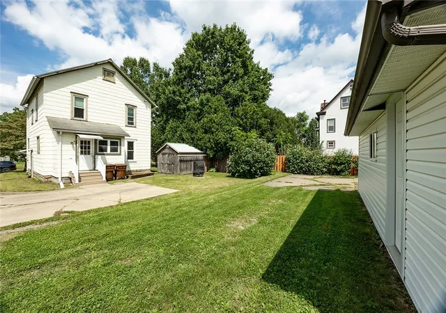 Photo 3 of Single family home for sale at 516 Stewart Ave, Grove City Boro, PA 16127 | MLS# 1770733 | Listing updated on 2026-09-08