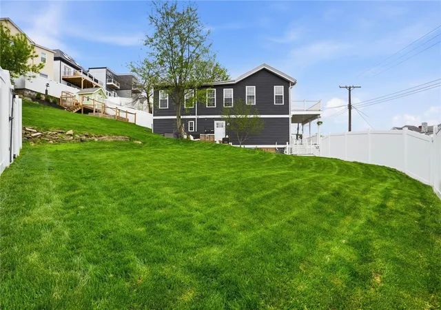 Photo 4 of Single family home for sale at 27 Natchez St, Mt Washington, PA 15211 | MLS# 1770580 | Listing updated on 2026-10-28