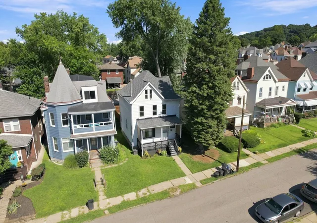 Photo 3 of Single family home for sale at 115 Cleveland Ave, Avalon, PA 15202 | MLS# 1770754 | Listing updated on 2026-10-20