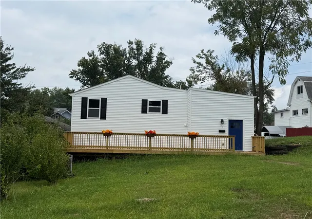 Photo 1 of Single family home for sale at 31 E Hallam Ave, City Of Washington, PA 15301 | MLS# 1770622 | Listing updated on 2026-09-13