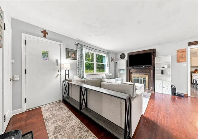 Photo 3 of Single family home for sale at 11 Reichold Rd, Mc Candless, PA 15090 | MLS# 1770723 | Listing updated on 2026-09-04