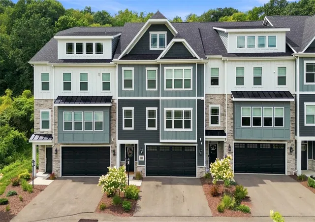 Photo 2 of Townhouse for sale at 128 Rainier Ln, Marshall, PA 15090 | MLS# 1770644 | Listing updated on 2026-10-05