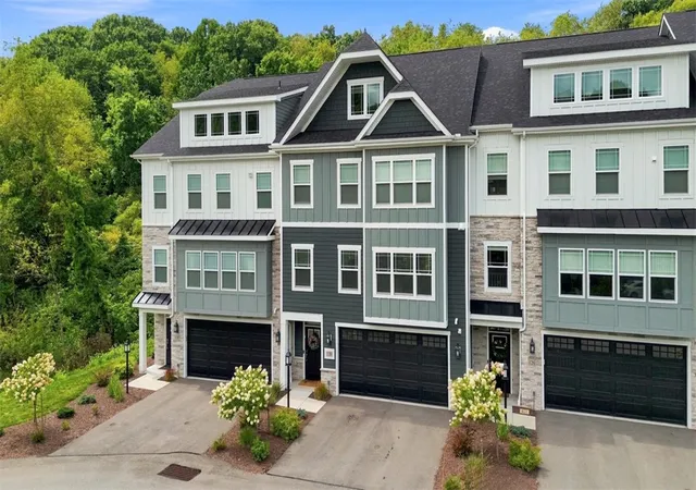 Photo 3 of Townhouse for sale at 128 Rainier Ln, Marshall, PA 15090 | MLS# 1770644 | Listing updated on 2026-10-05
