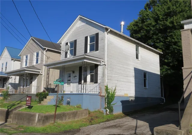Photo 2 of Single family home for sale at 861 8th Avenue, Brackenridge, PA 15014 | MLS# 1770783 | Listing updated on 2026-10-09