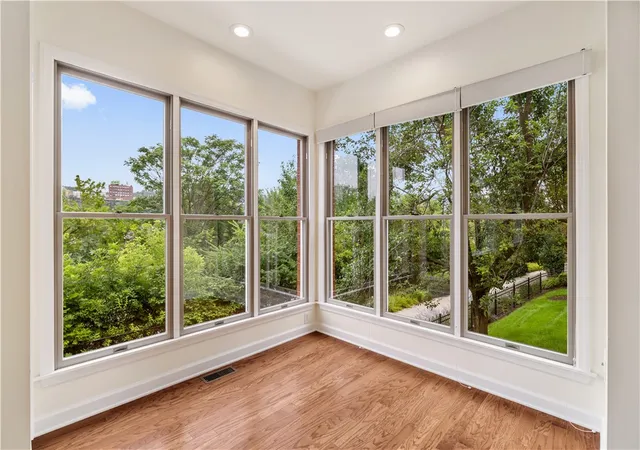 Photo 3 of Townhouse for sale at 1710 S Shore Ct, South Side, PA 15203 | MLS# 1770727 | Listing updated on 2026-10-07