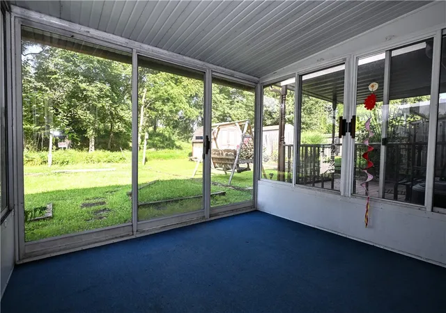 Photo 3 of Townhouse for sale at 105 Williamsburg Dr, Elizabeth Twp/boro, PA 15037 | MLS# 1770232 | Listing updated on 2026-09-09