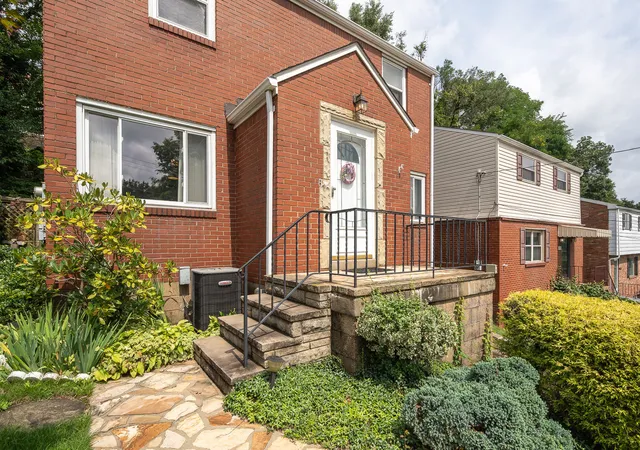 Photo 2 of Single family home for sale at 3936 Meadowbrook, Brentwood, PA 15227 | MLS# 1770798 | Listing updated on 2026-09-14