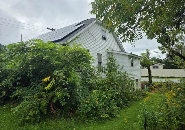 Photo 3 of Sale Pending at 1301 Latrobe Derry Rd, Derry Twp, PA 15661 | MLS# 1770743 | Listing updated on 2026-09-04