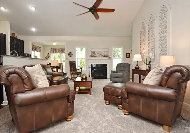 Photo 4 of Single family home for sale at 304 Ranchero Dr, Moon/crescent Twp, PA 15108 | MLS# 1770826 | Listing updated on 2026-09-02