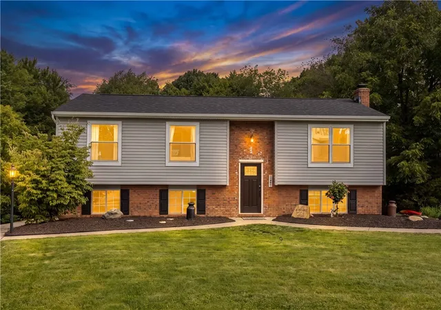 Photo 1 of Single family home for sale at 331 Rolling Hills Rd, Economy, PA 15042 | MLS# 1770840 | Listing updated on 2026-09-30