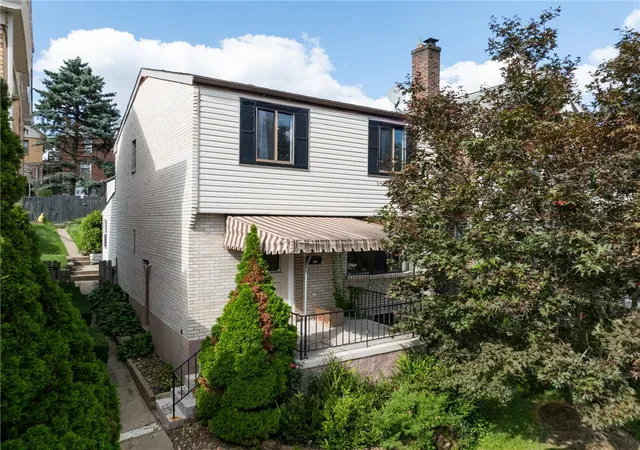 Photo 1 of Single family home for sale at 305 Lamarido St, Brookline, PA 15226 | MLS# 1770494 | Listing updated on 2026-09-06