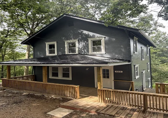 Photo 1 of Single family home for sale at 428 W Ingomar Rd, Mc Candless, PA 15237 | MLS# 1770855 | Listing updated on 2026-09-08