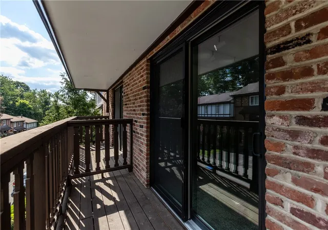 Photo 3 of Condo for sale at 604 Maplewood Ct, Ross Twp, PA 15237 | MLS# 1770856 | Listing updated on 2026-10-10