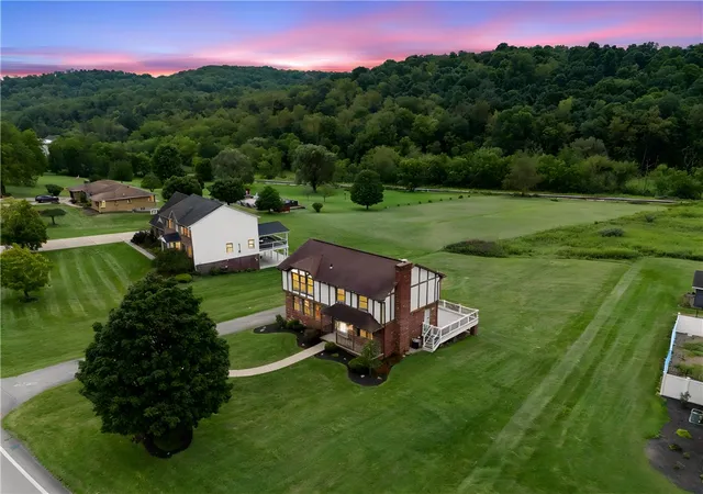 Photo 2 of Single family home for sale at 822 Venetia Rd, Peters Twp, PA 15367 | MLS# 1770819 | Listing updated on 2026-09-14