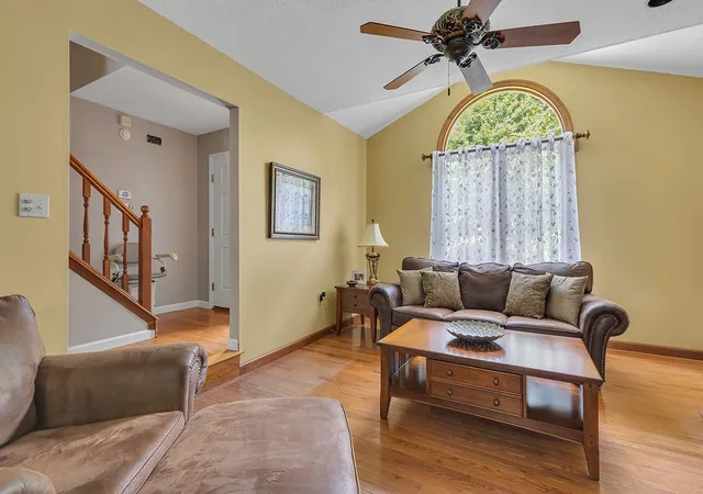 Photo 3 of Single family home for sale at 114 Kaye Cir, Brighton Twp, PA 15009 | MLS# 1770591 | Listing updated on 2026-09-08