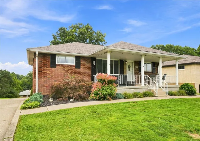 Photo 1 of Single family home for sale at 2202 Juanita Dr, Robinson Twp, PA 15108 | MLS# 1770863 | Listing updated on 2026-09-14