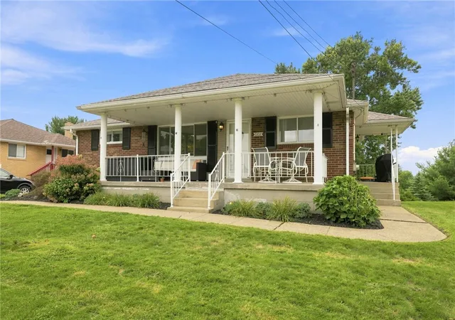 Photo 2 of Single family home for sale at 2202 Juanita Dr, Robinson Twp, PA 15108 | MLS# 1770863 | Listing updated on 2026-09-14
