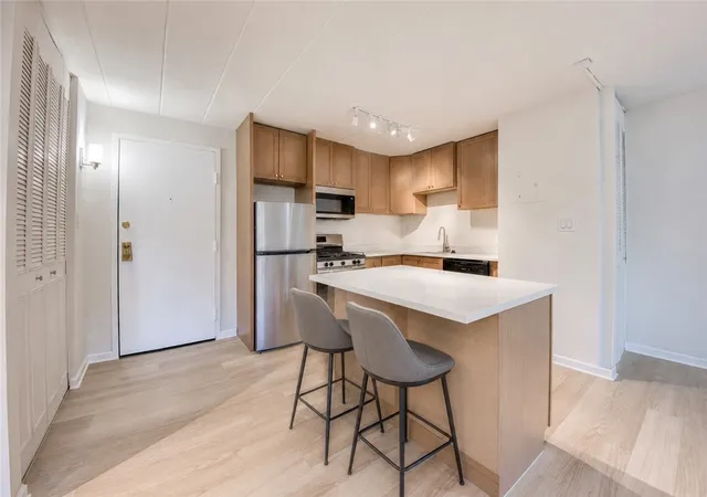 Photo 2 of Condo for sale at 5 Bayard Rd #514, Shadyside, PA 15213 | MLS# 1772104 | Listing updated on 2026-10-15